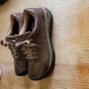 Keens women's presidio Oxford.